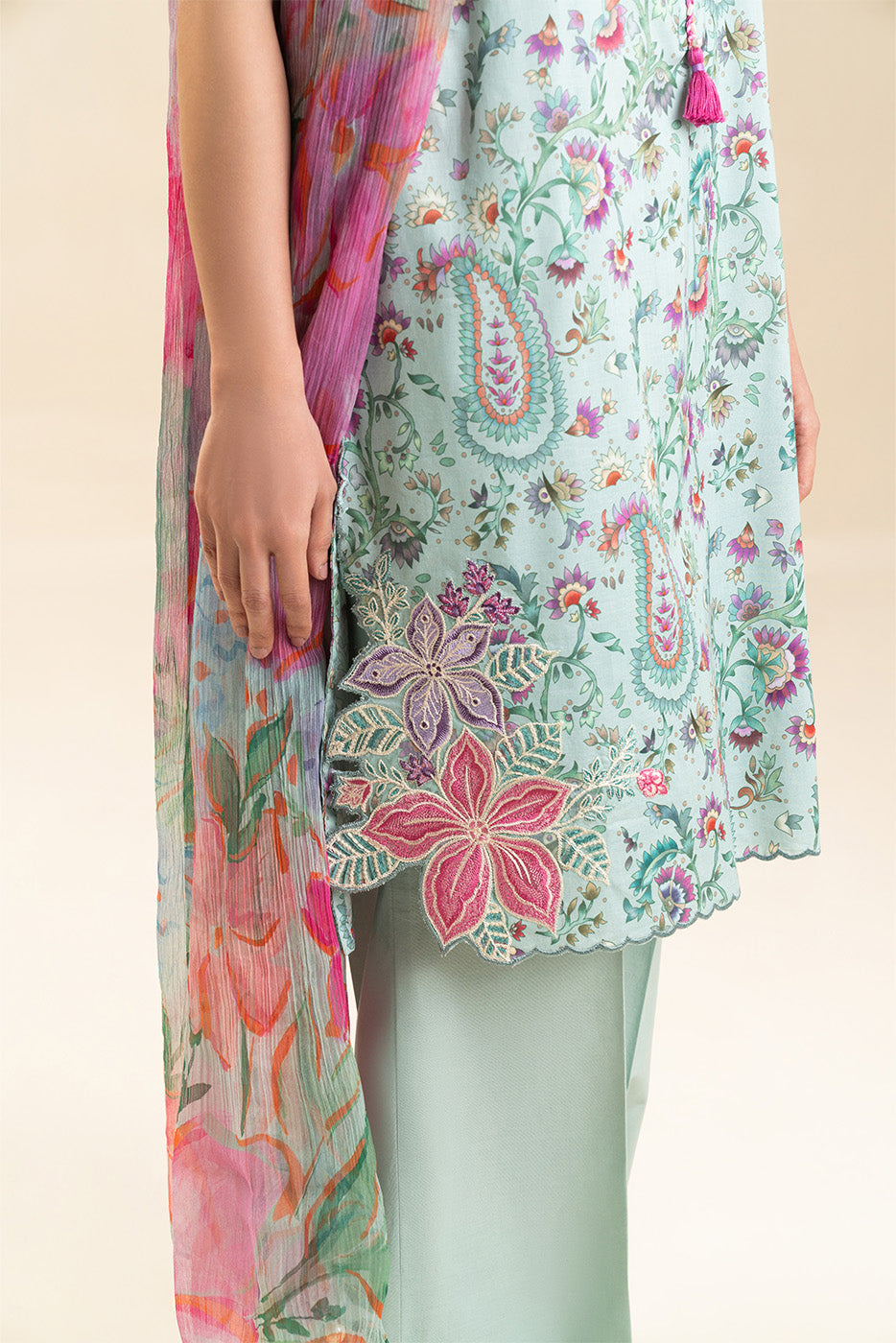 3 PIECE EMBROIDERED LAWN SUIT-RPEAT DESIGN (UNSTITCHED)
