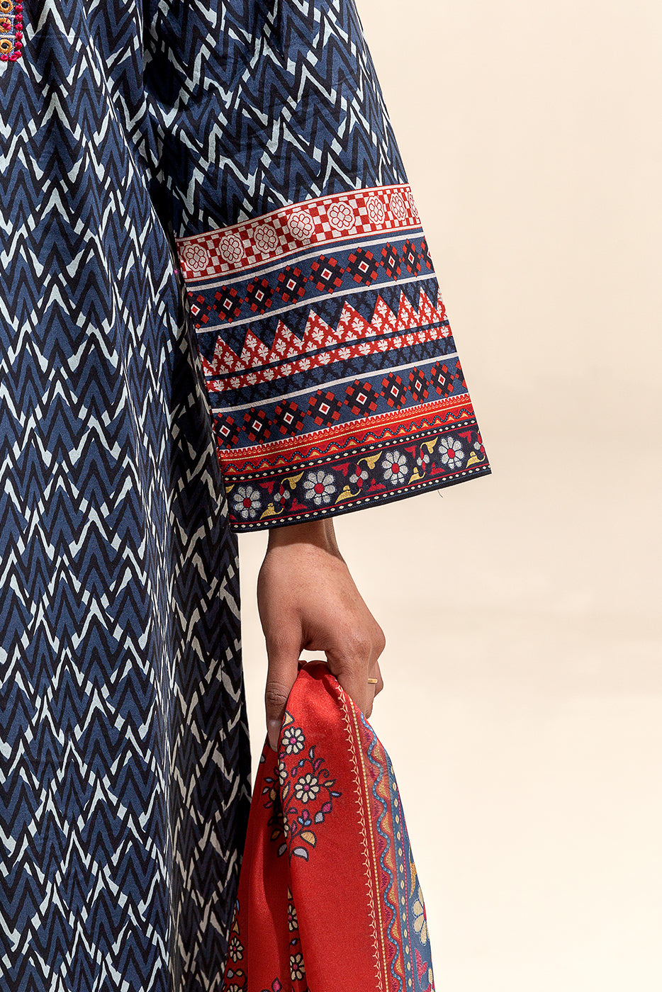 3 PIECE EMBROIDERED LAWN SUIT-SAPPHIRE FOLK (UNSTITCHED)