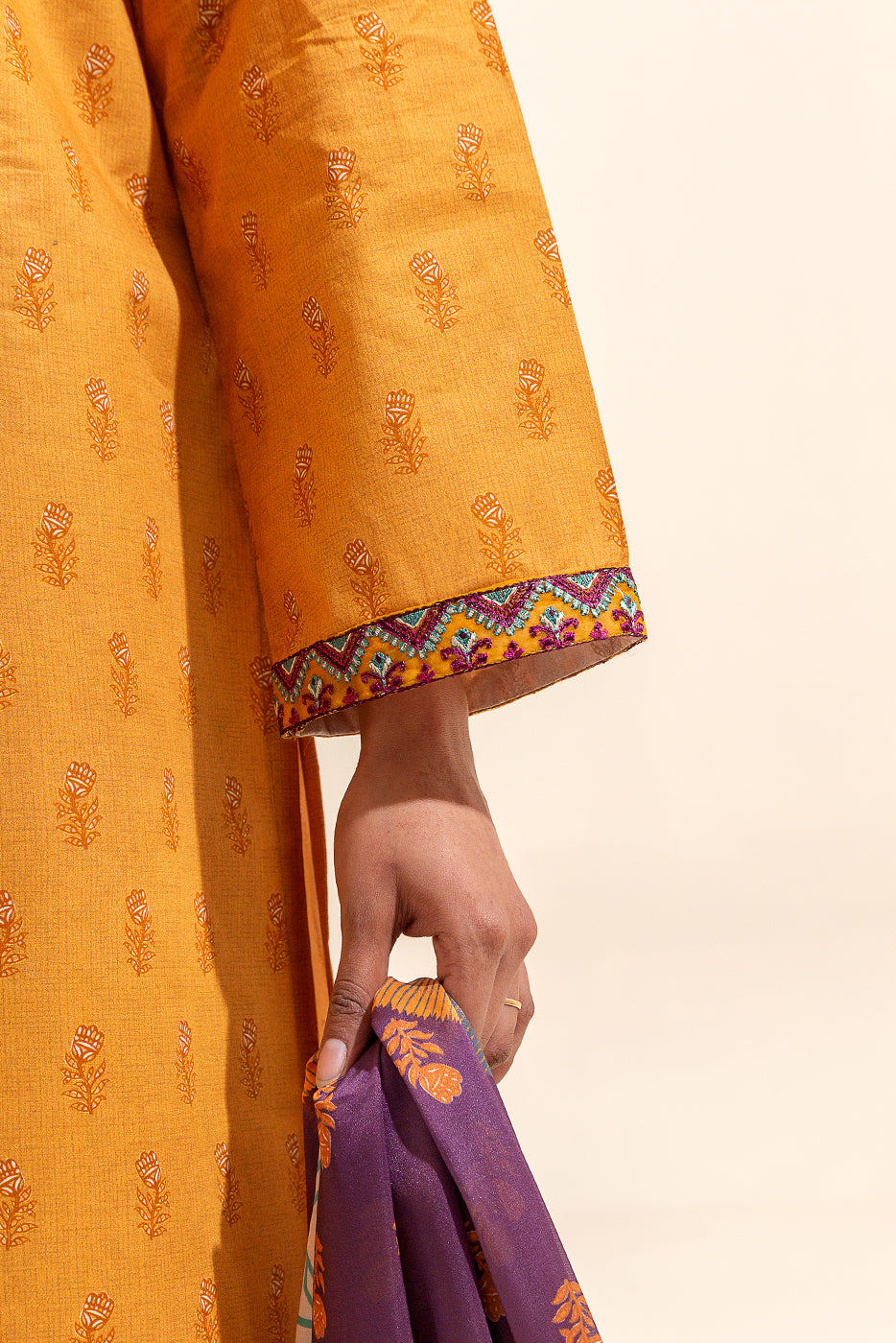 3 PIECE EMBROIDERED LAWN SUIT-SAFFRON GLORY (UNSTITCHED)