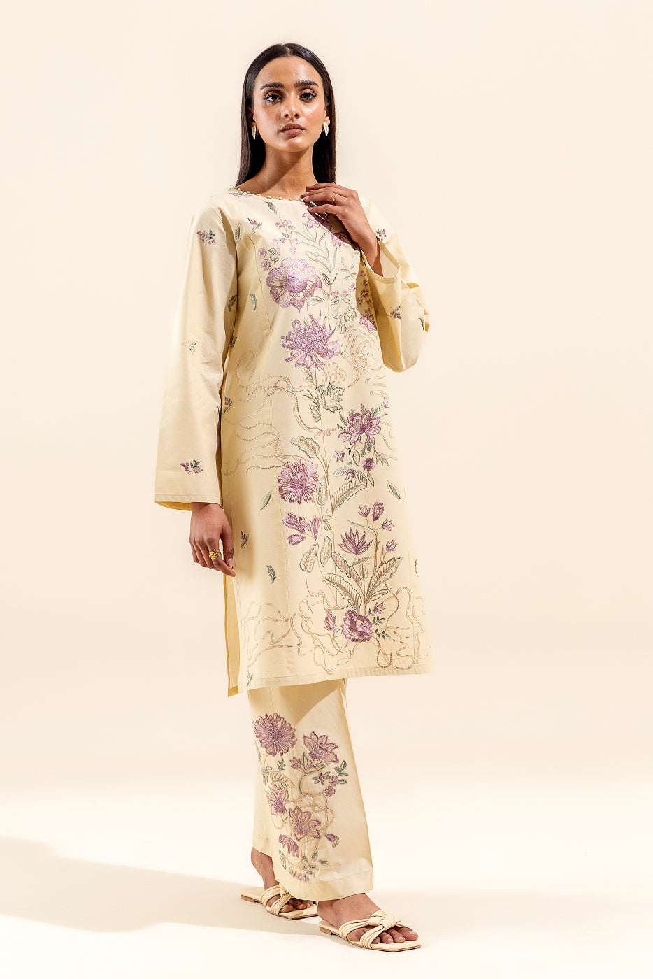 2 PIECE EMBROIDERED LAWN SUIT-DIVINE AURA (UNSTITCHED)