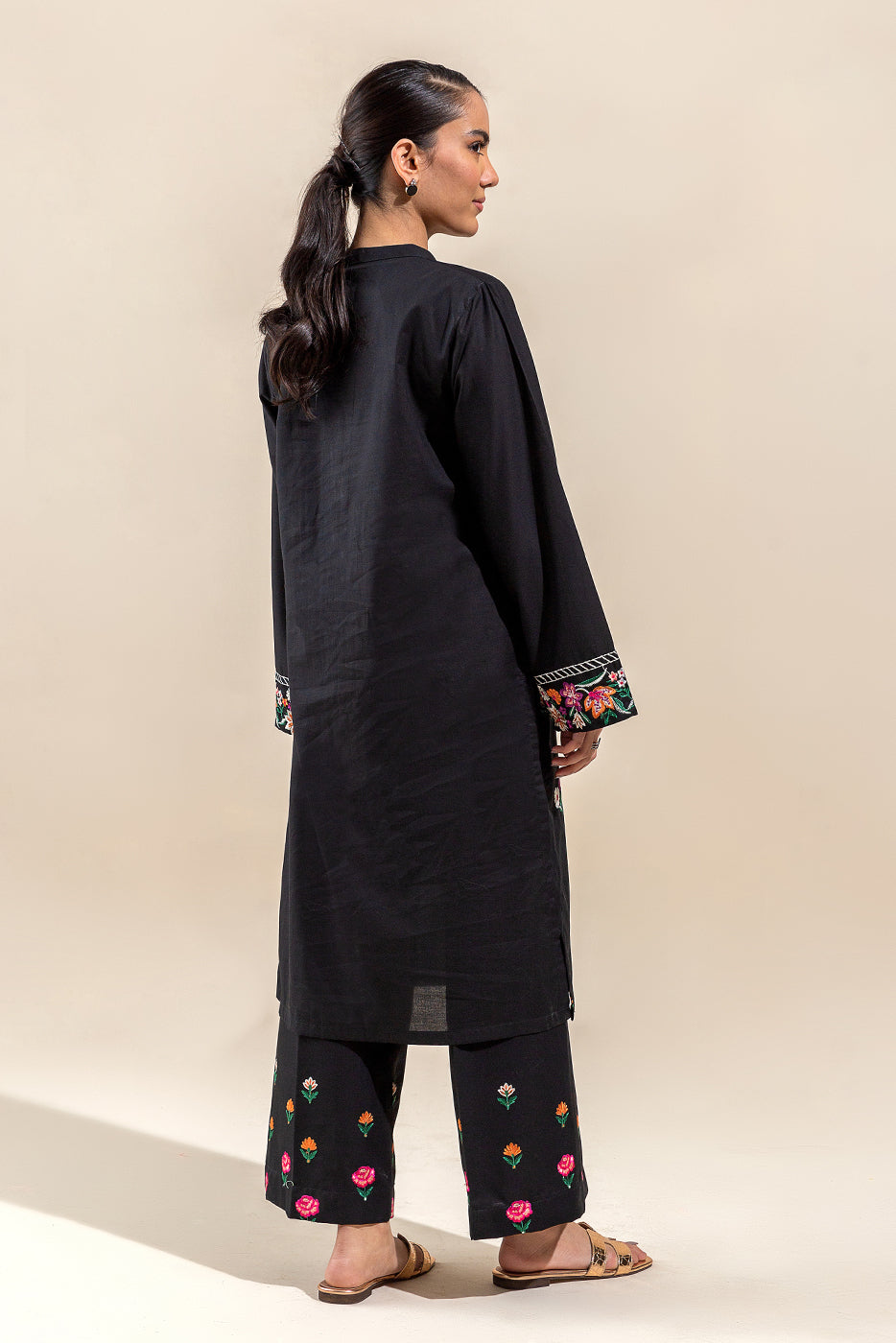 2 PIECE EMBROIDERED LAWN SUIT-SABLE INK (UNSTITCHED)
