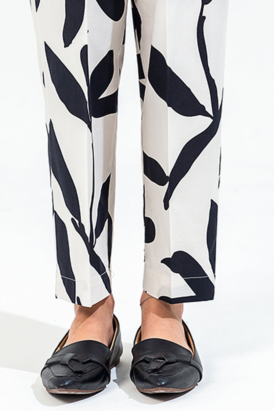 BASIC STRAIGHT PANTS