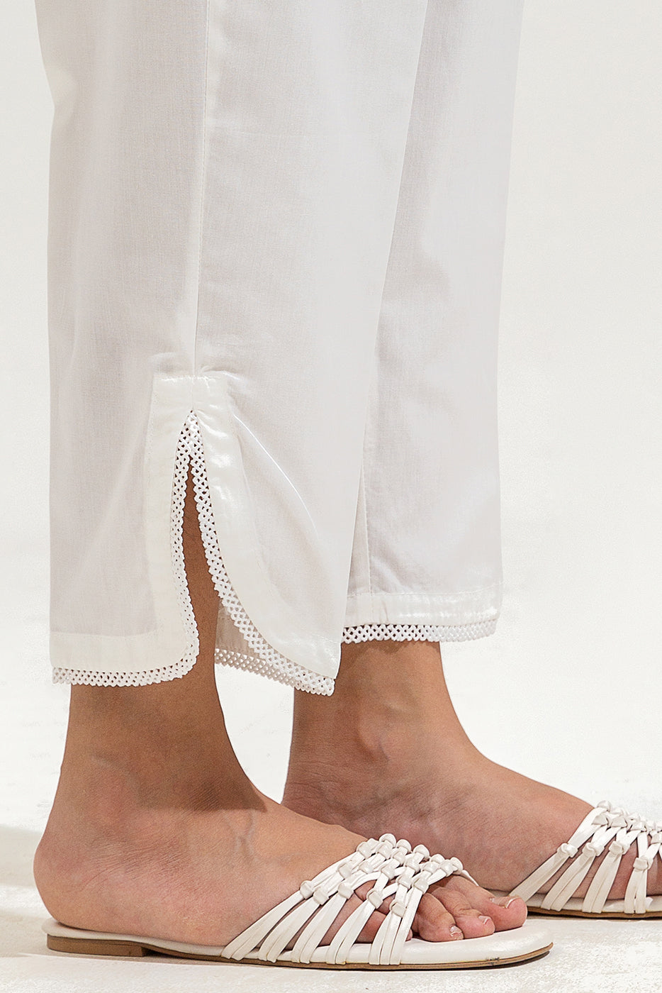 BASIC STRAIGHT PANTS