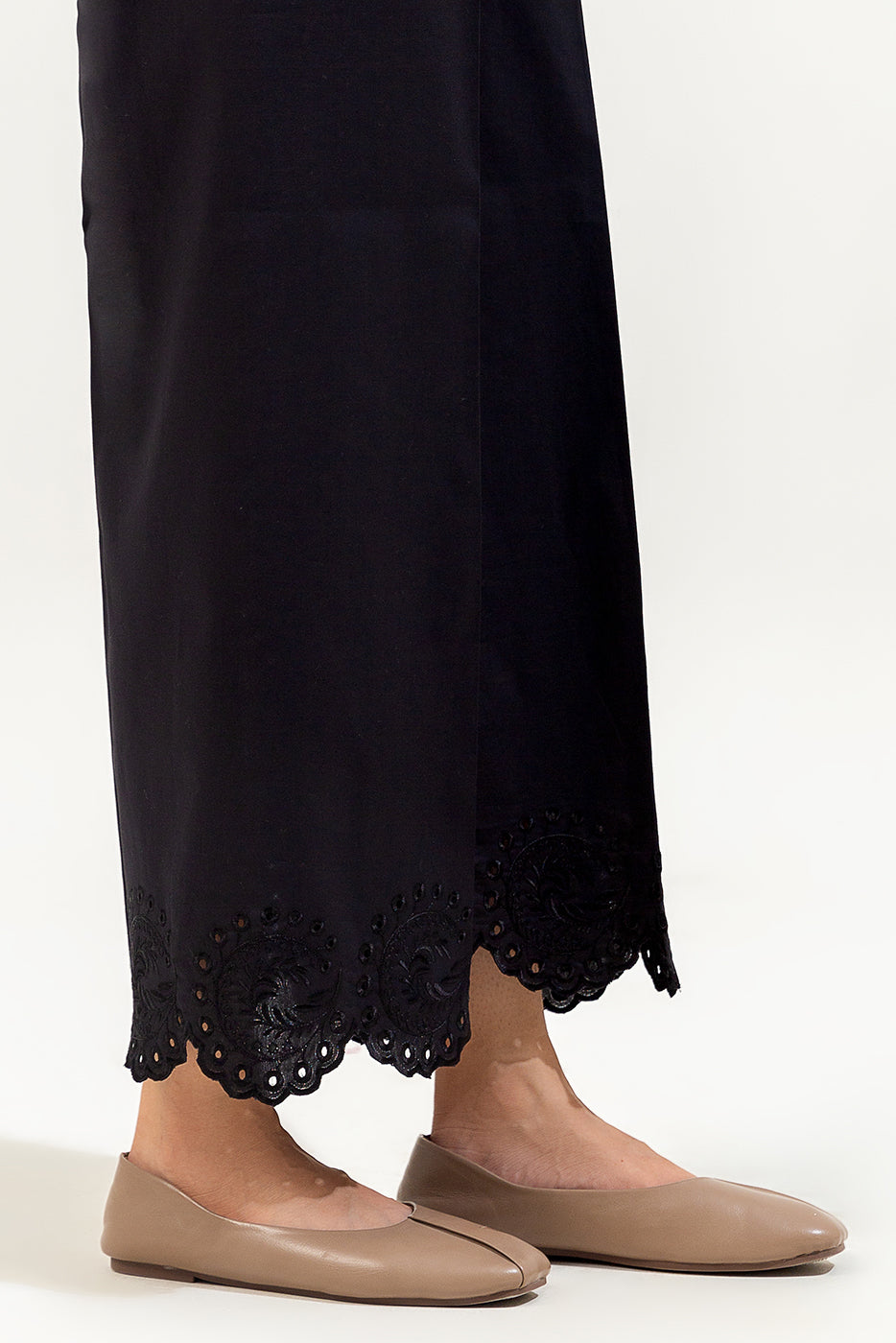 EMBROIDERED CULOTTE PANTS
