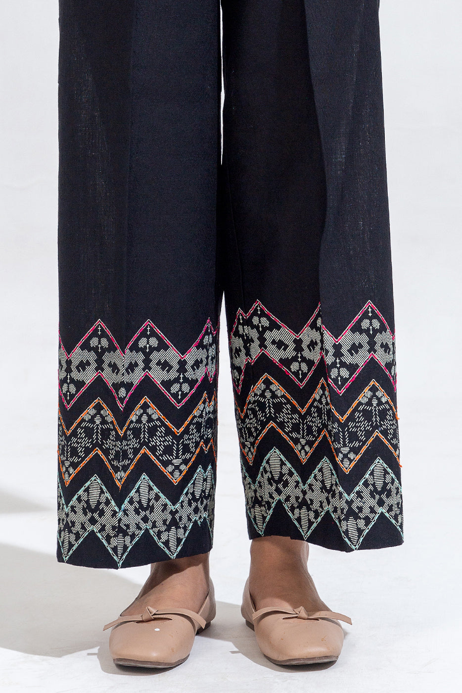 2 PIECE EMBROIDERED KHADDAR JACQUARD SUIT (PRET)