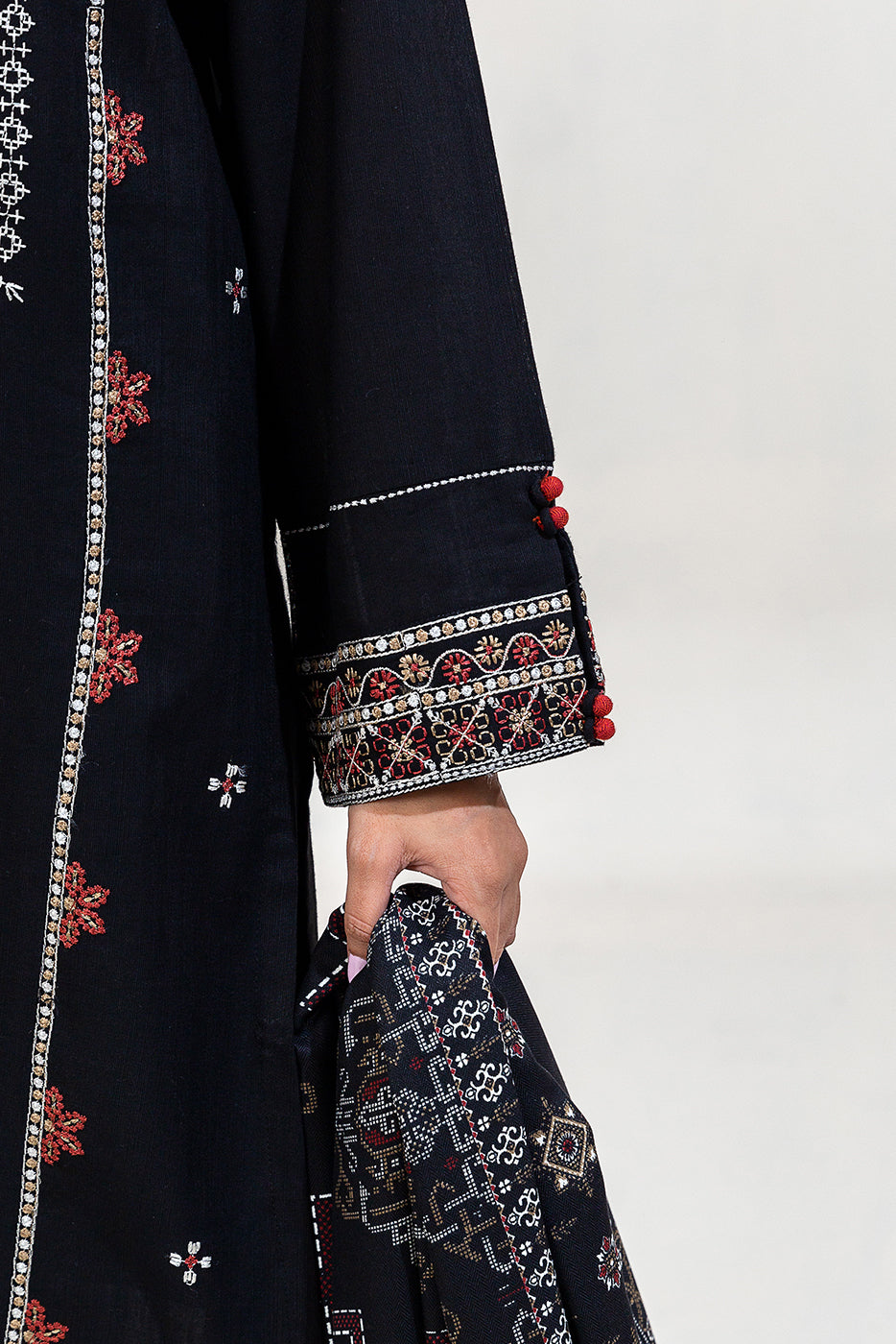 3 PIECE EMBROIDERED KHADDAR SUIT-EBONY TRIBE (UNSTITCHED)