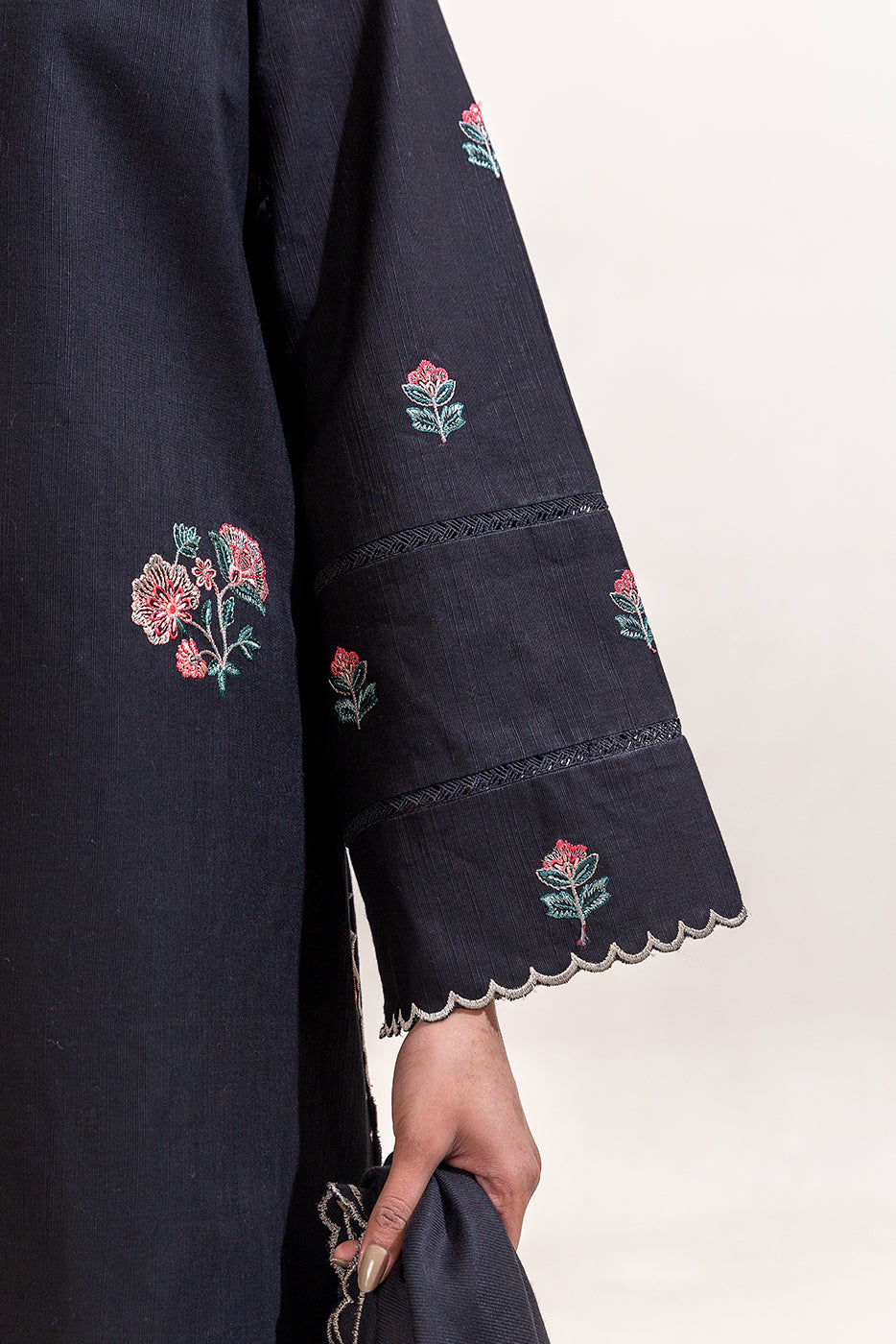 3 PIECE EMBROIDERED KHADDAR SUIT-BLACK BEAUTY (UNSTITCHED)