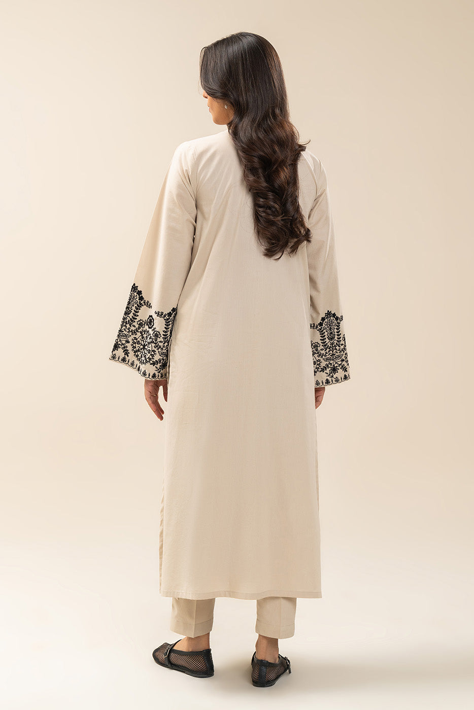 2 PIECE EMBROIDERED CAMBRIC SUIT (PRET)