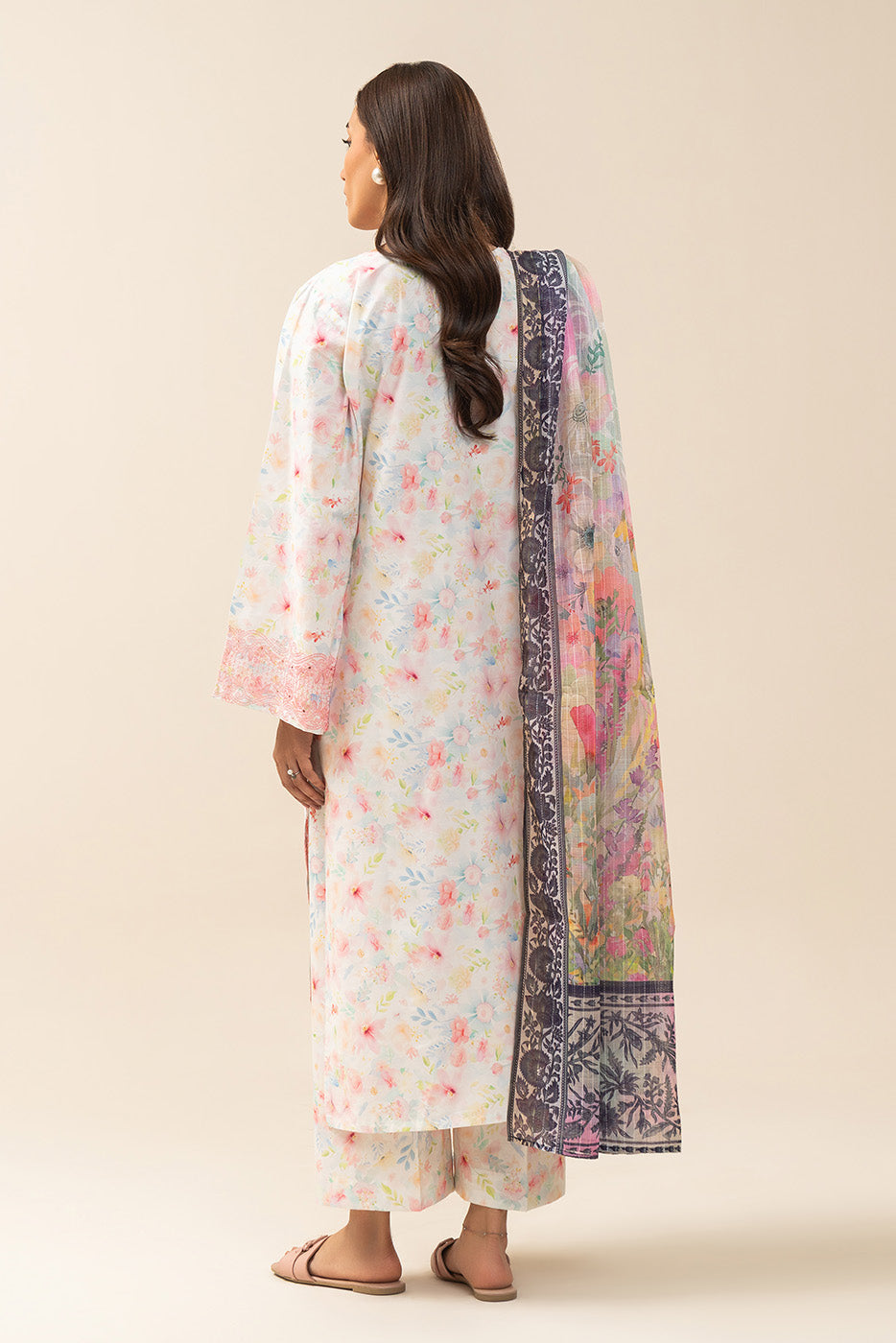 3 PIECE EMBROIDERED COTTON VISCOSE SUIT (PRET)