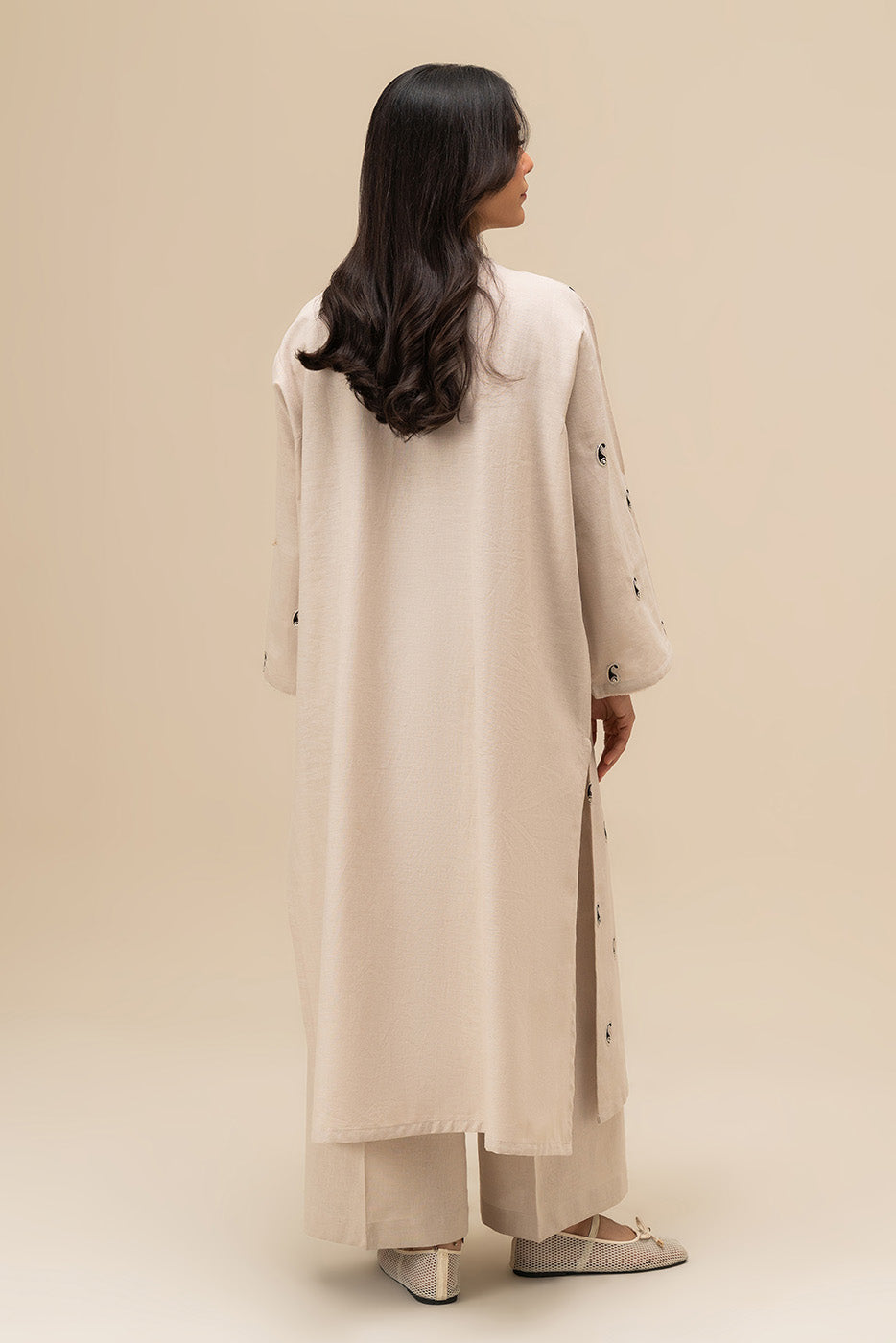 2 PIECE EMBROIDERED COTTON LINEN SUIT (PRET)