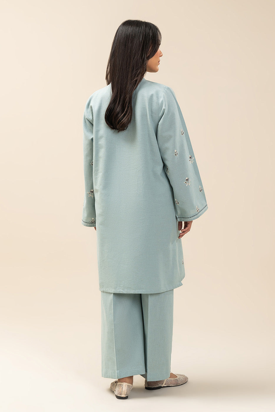 2 PIECE EMBROIDERED COTTON LINEN SUIT (PRET)