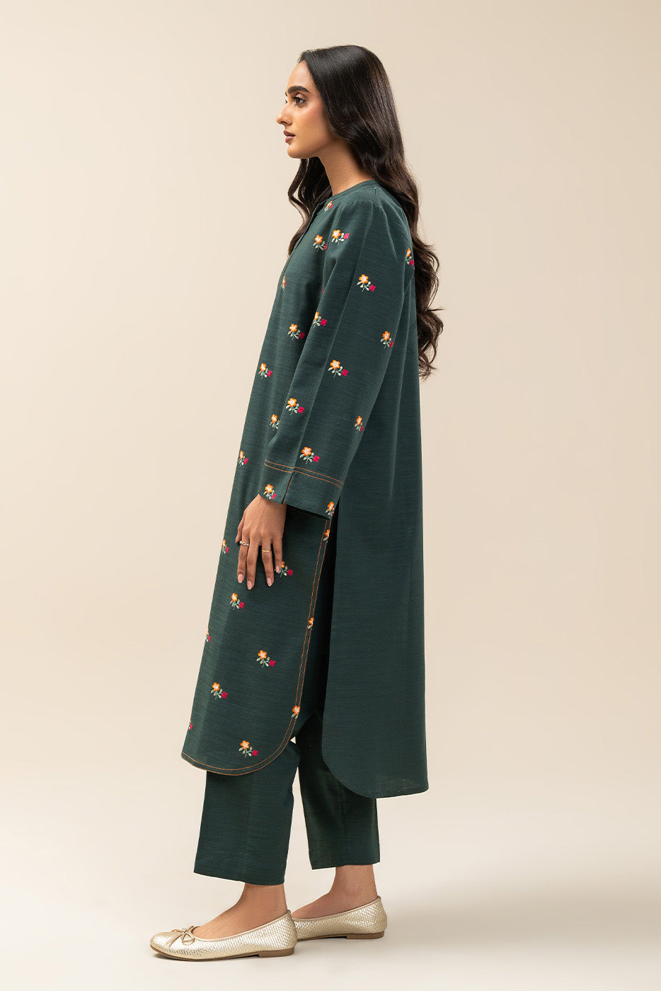 2 PIECE EMBROIDERED SLUB KHADDAR SUIT (PRET)