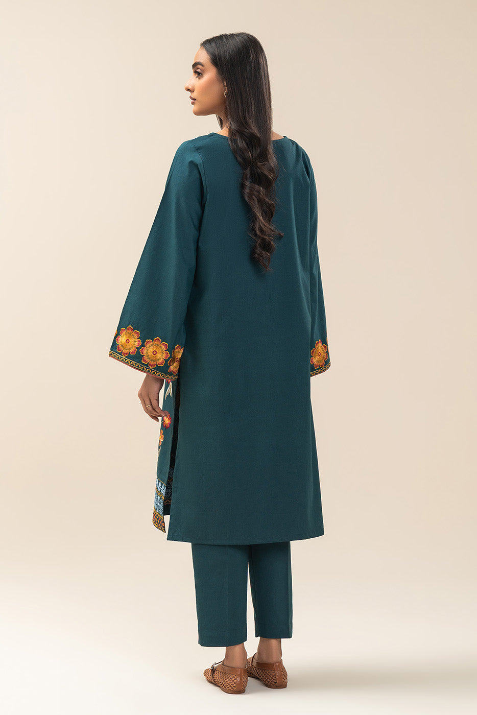 2 PIECE EMBROIDERED KARANDI SUIT (PRET)