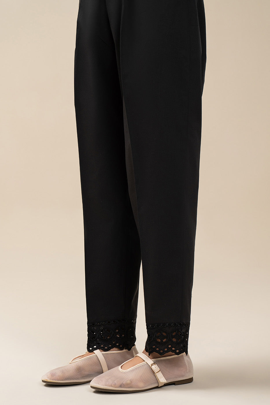 EMBROIDERED STRAIGHT PANTS
