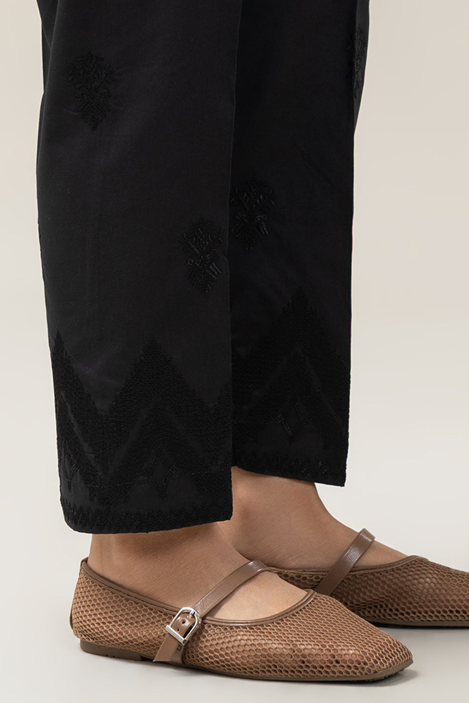 EMBROIDERED STRAIGHT PANTS