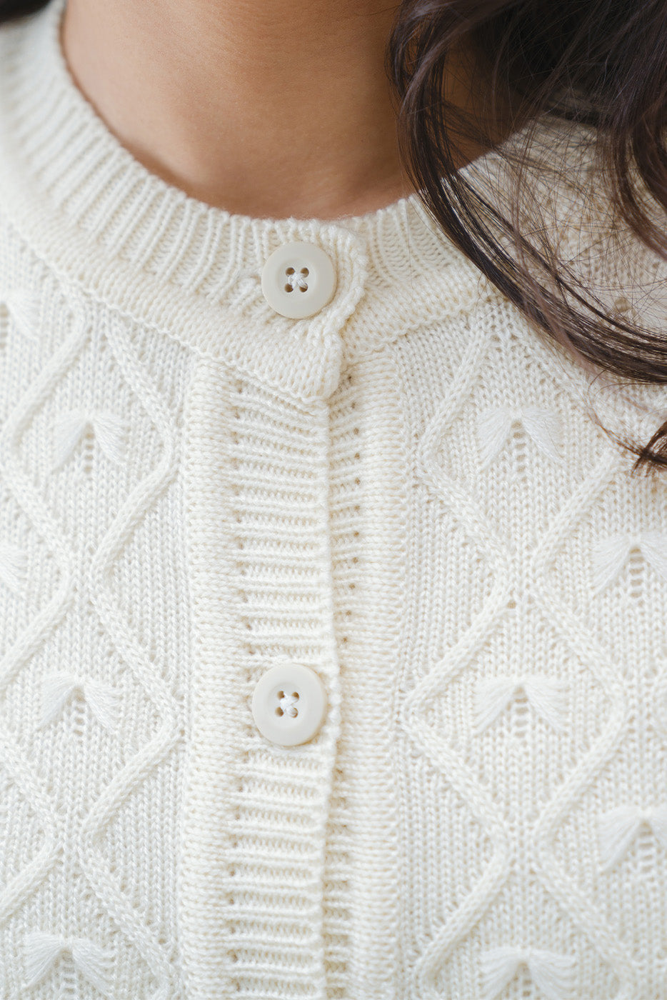 CREW NECK SLIM FIT CARDIGAN