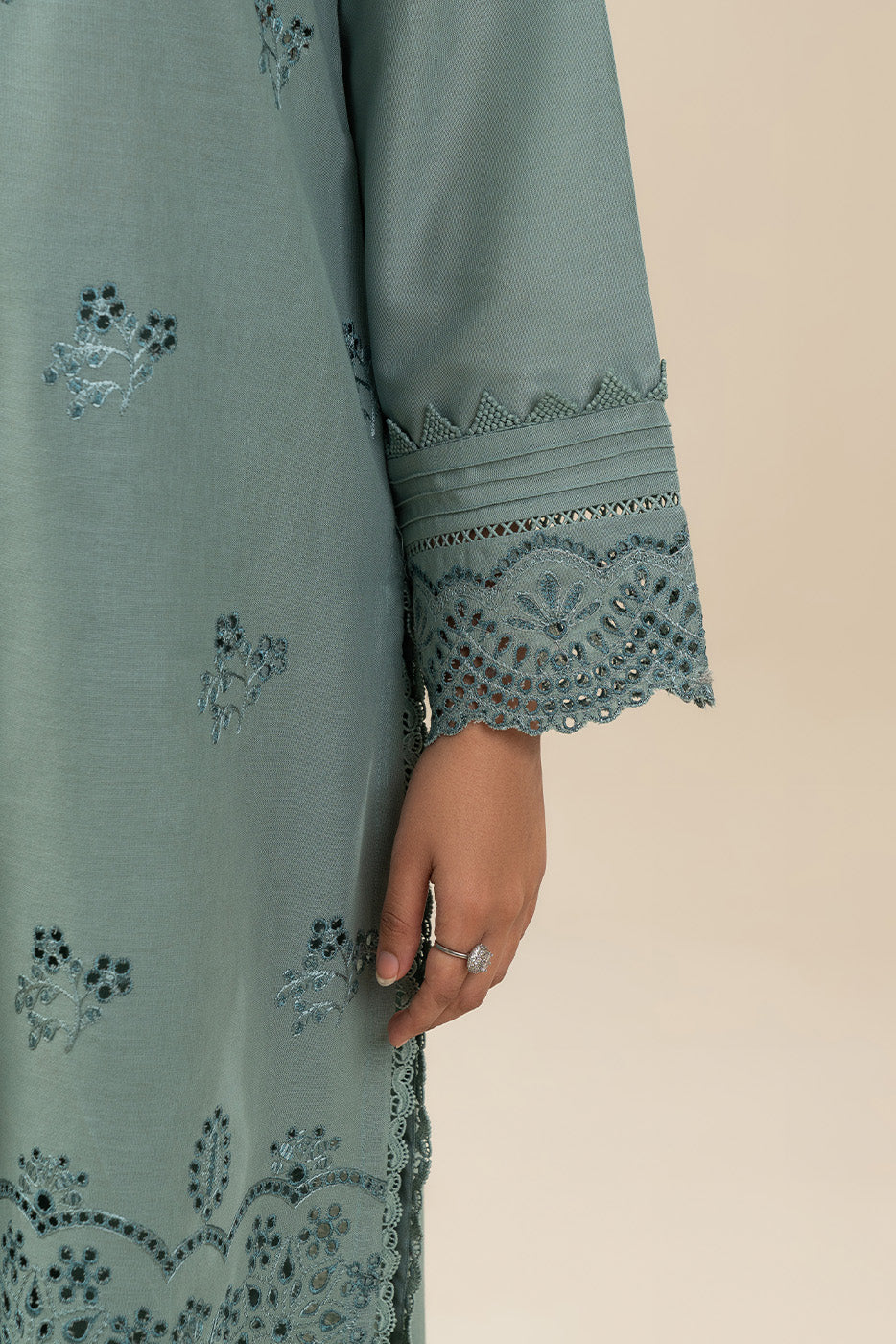 3 PIECE EMBROIDERED SLUB KHADDAR SUIT-MYSTIC MINT (UNSTITCHED)