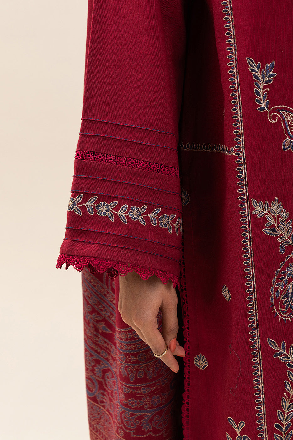 3 PIECE EMBROIDERED SLUB KHADDAR SUIT-GARNET GLAM (UNSTITCHED)