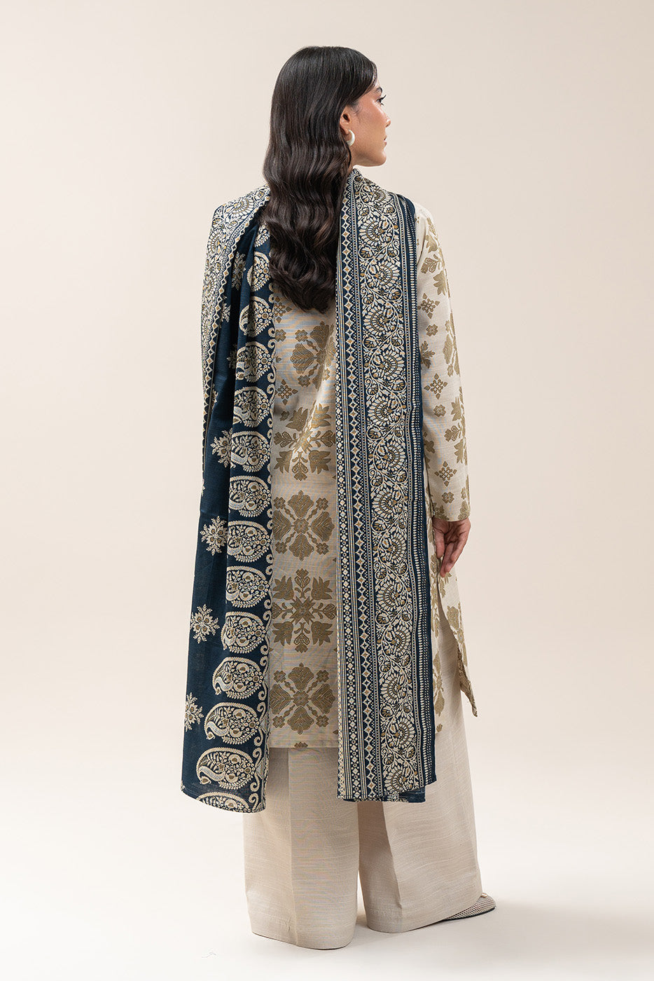 3 PIECE EMBROIDERED SLUB KHADDAR SUIT-IVORY DREAM (UNSTITCHED)