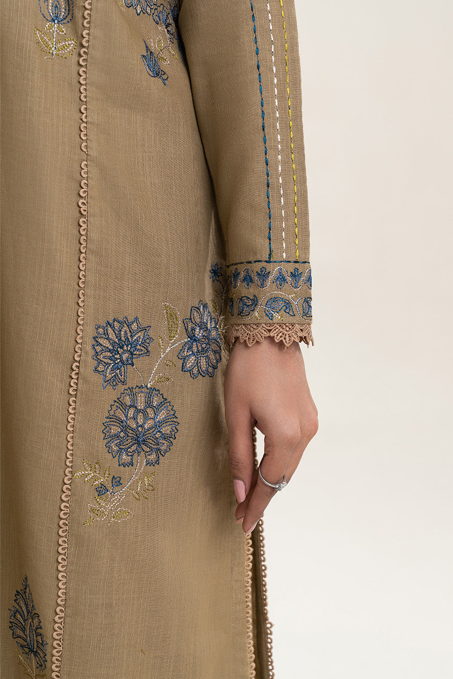 3 PIECE EMBROIDERED SLUB KHADDAR SUIT-MOSS MIST (UNSTITCHED)