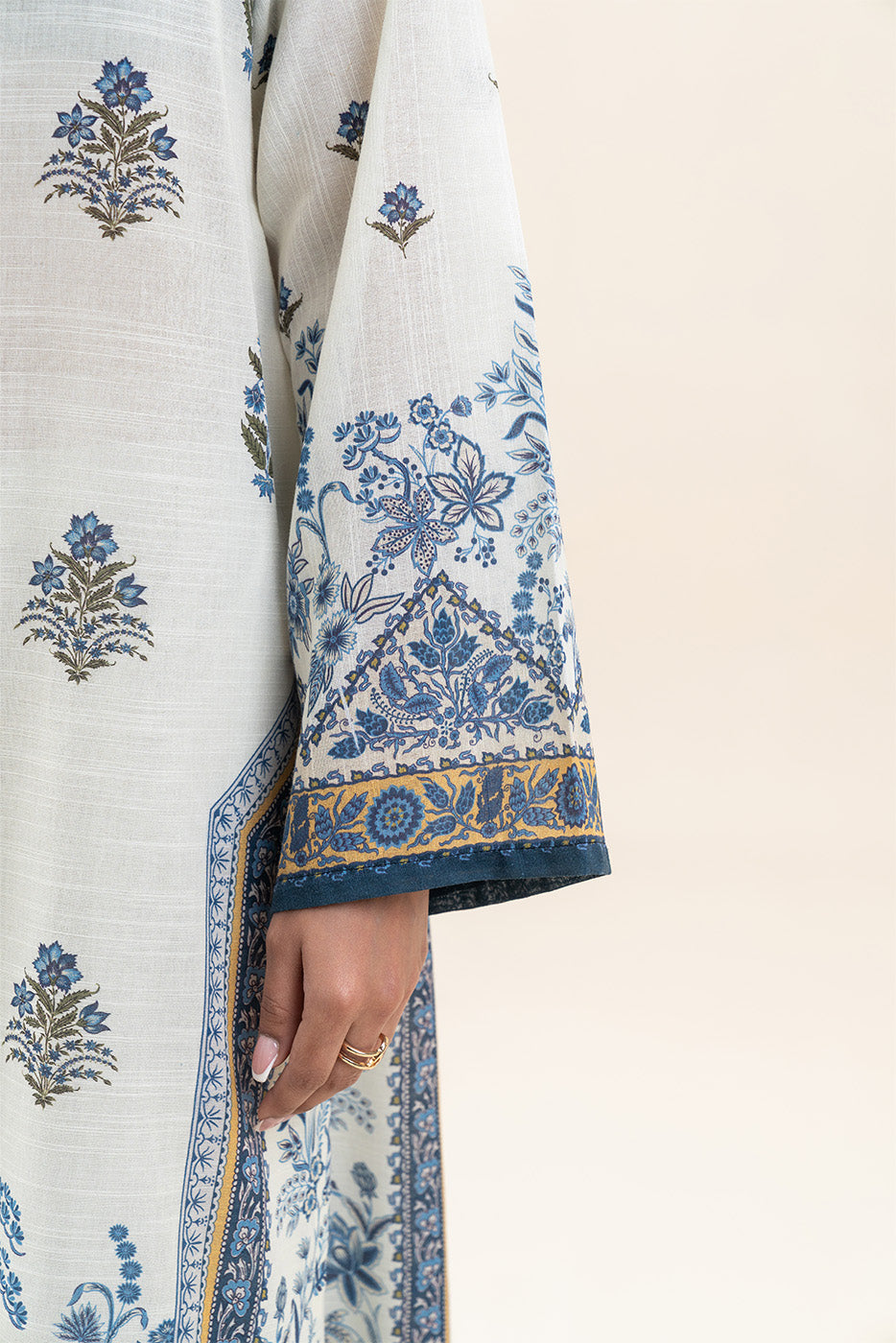 3 PIECE PRINTED SLUB KHADDAR SUIT-WHISPER WHITE