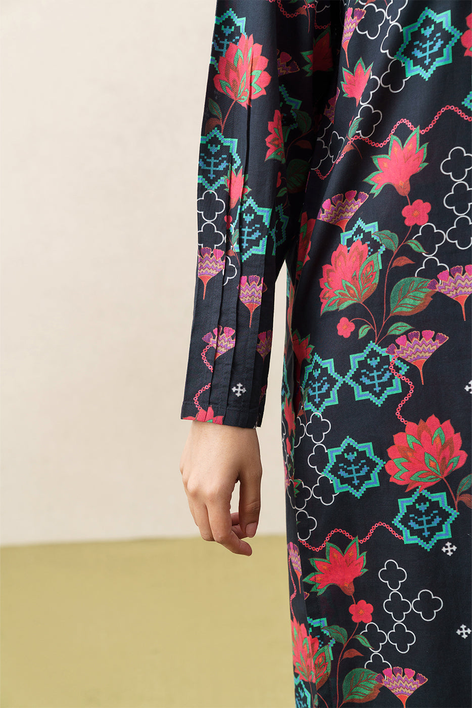 2 PIECE PRINTED CAMBRIC SUIT (PRET)