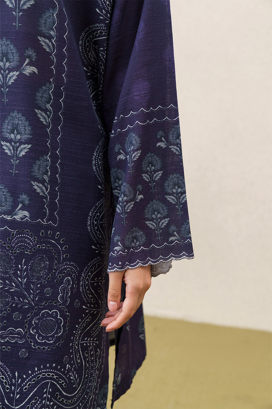 3 PIECE PRINTEDED SLUB KHADDAR SUIT-INDIGO VEIL (UNSTITCHED)