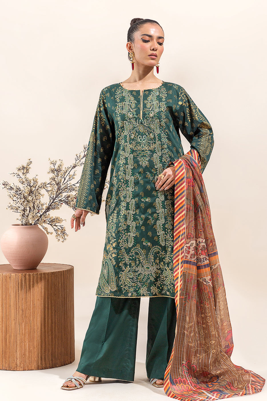 3 PIECE EMBROIDERED LAWN SUIT-EMERALD SPRUCE(UNSTITCHED)