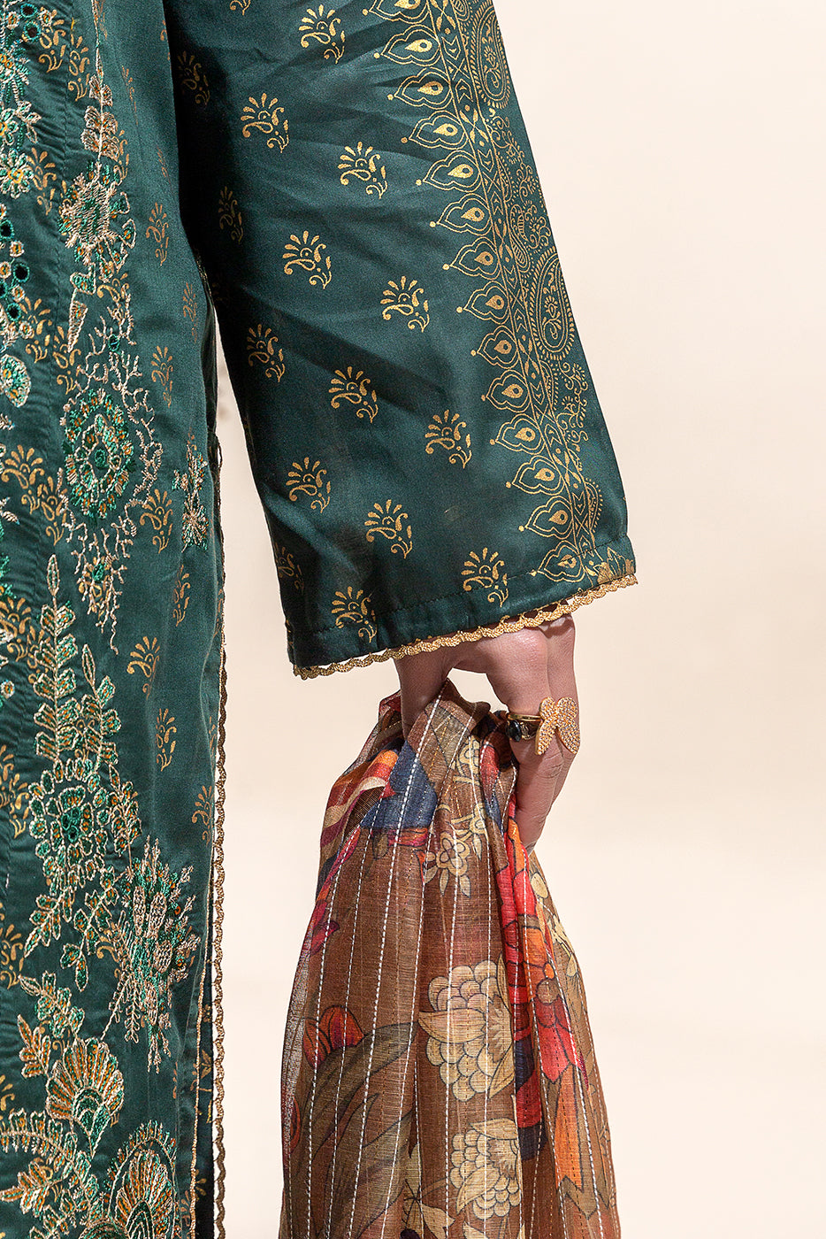 3 PIECE EMBROIDERED LAWN SUIT-EMERALD SPRUCE(UNSTITCHED)