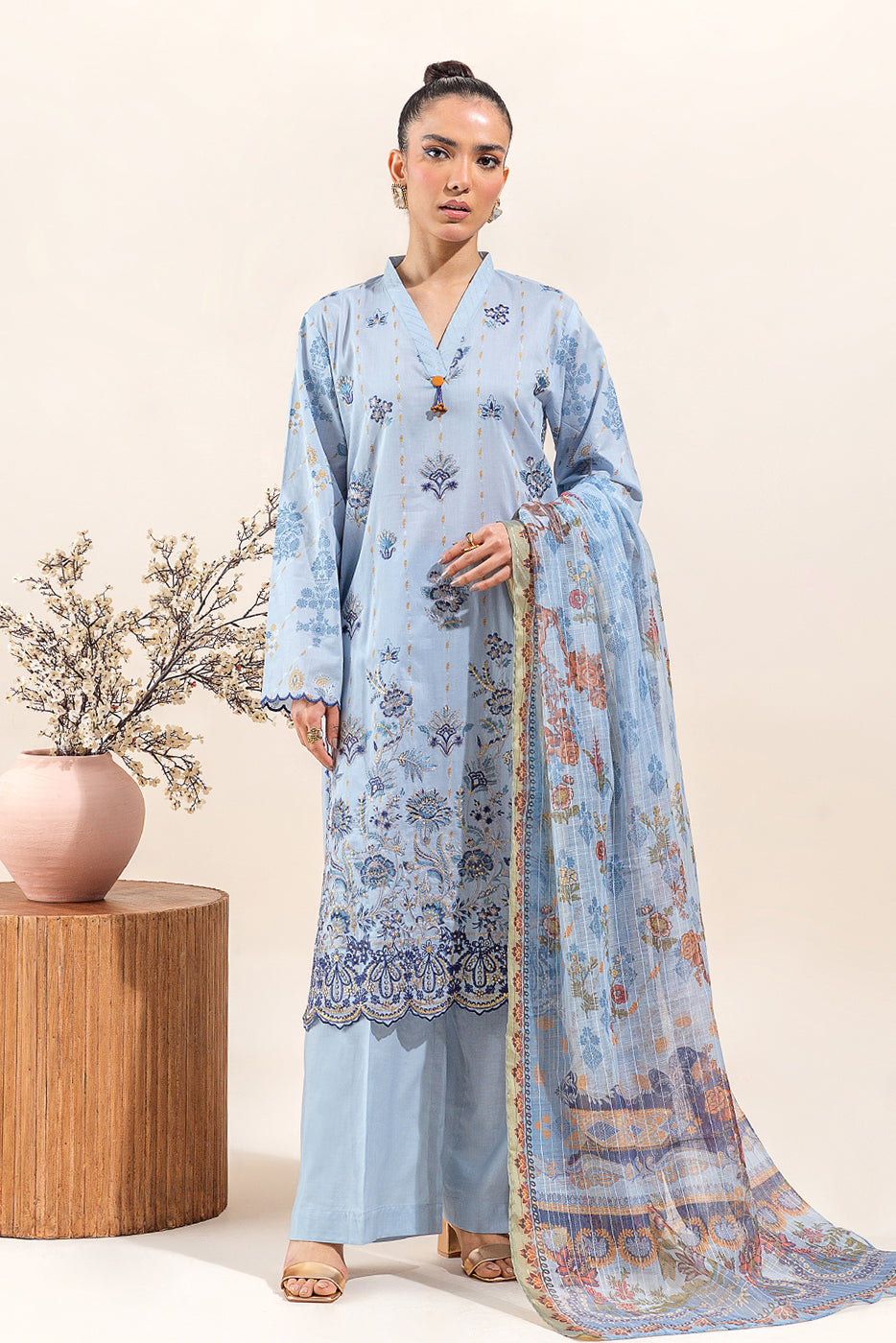 3 PIECE EMBROIDERED LAWN SUIT-SMOKEY BLOSSOM (UNSTITCHED)