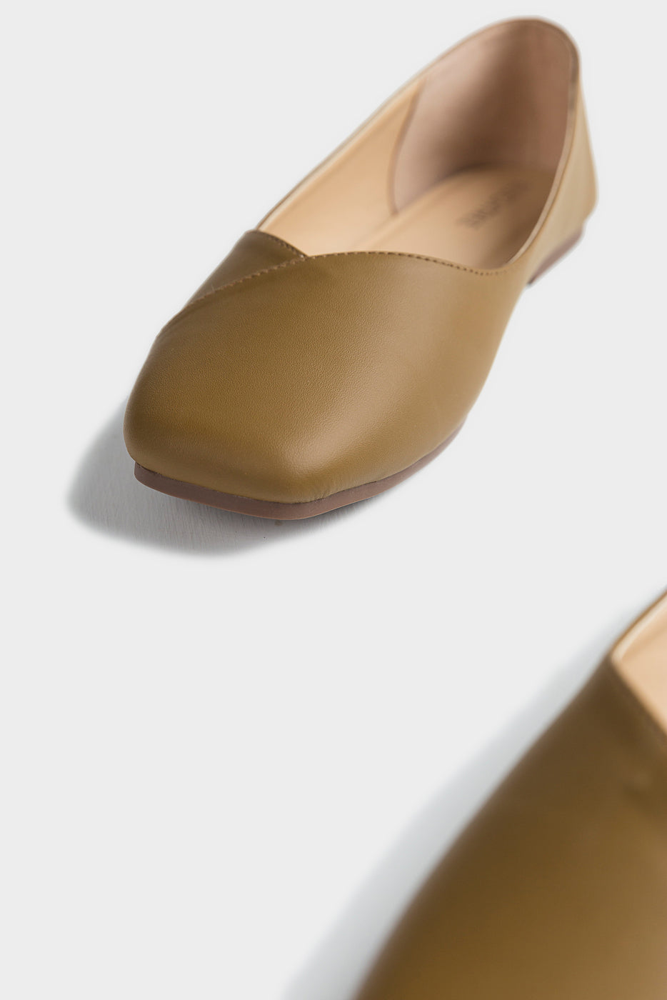 FOOTWEAR