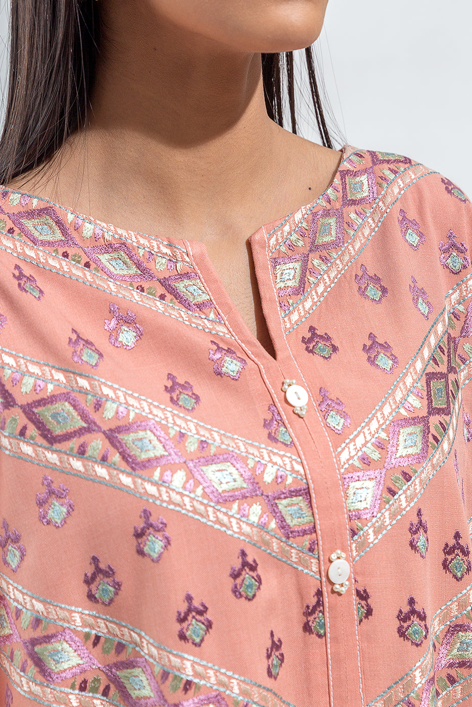 2 PIECE EMBROIDERED CHAMBREY SUIT(PRET)