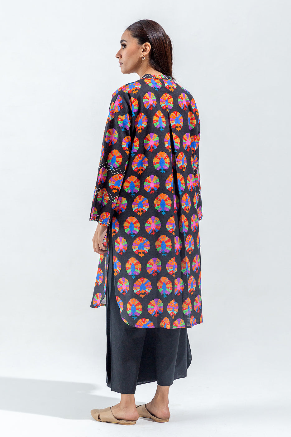 2 PIECE PRINTED KHADDAR SUIT (PRET)