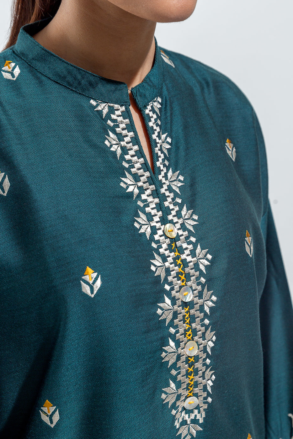 EMBROIDERED YARN DYED TOP (PRET)