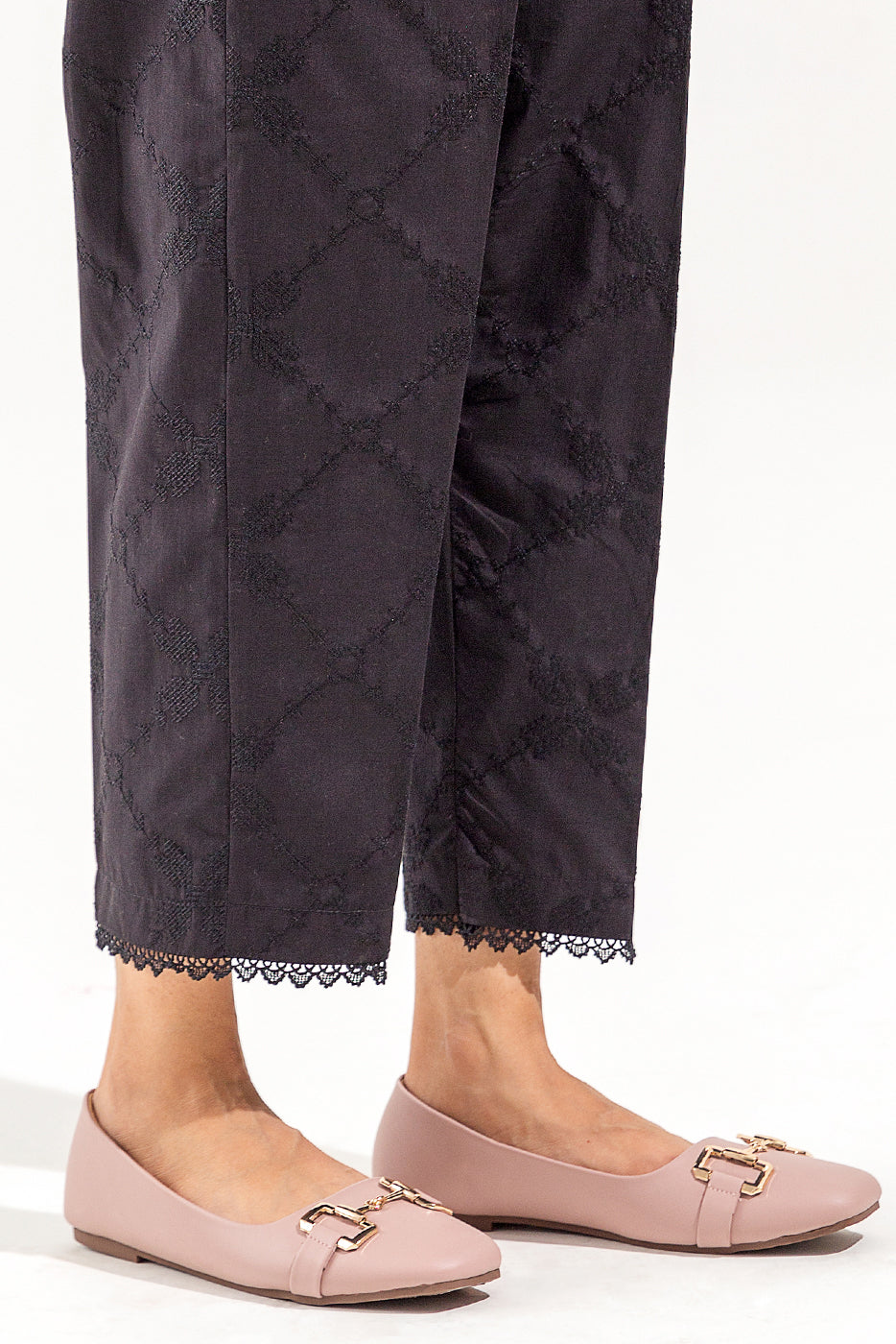 EMBROIDERED STRAIGHT PANTS