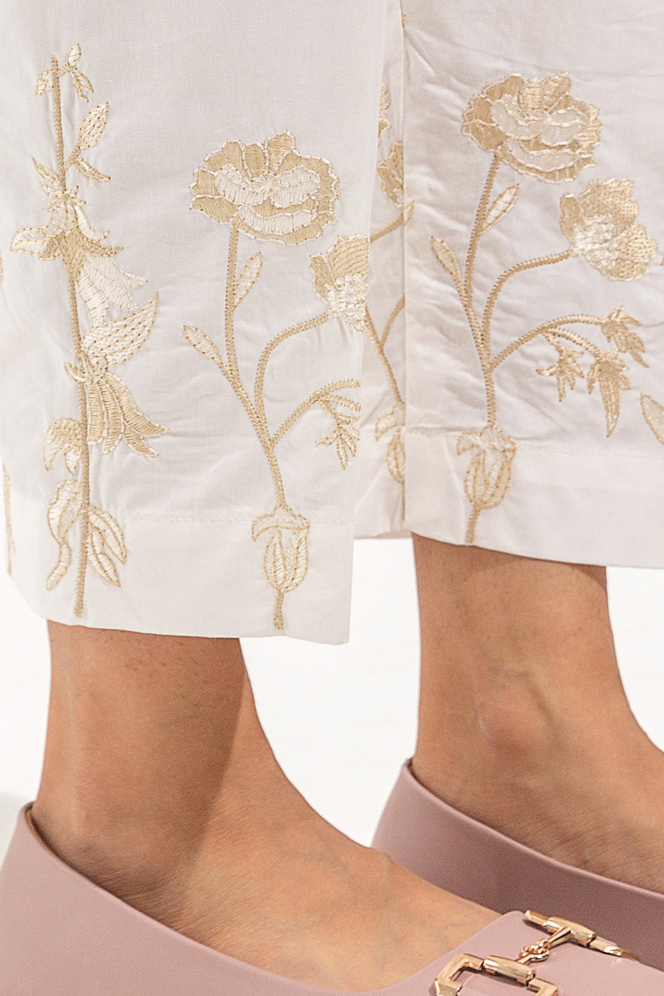 EMBROIDERED STRAIGHT PANTS