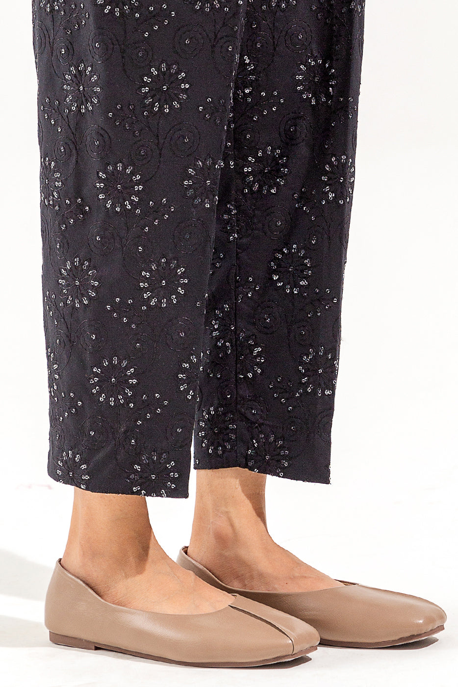EMBROIDERED STRAIGHT PANTS