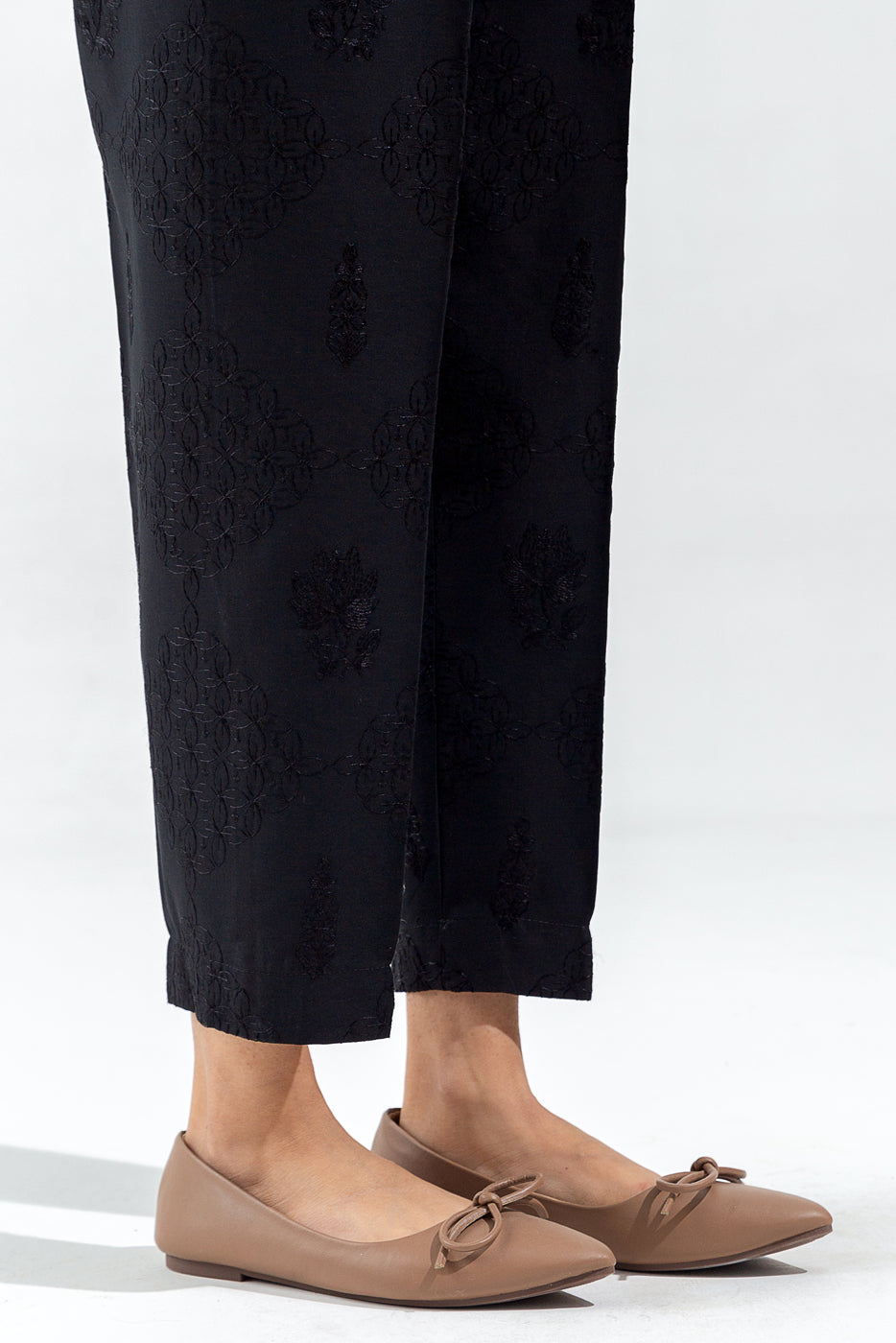 EMBROIDERED STRAIGHT PANTS