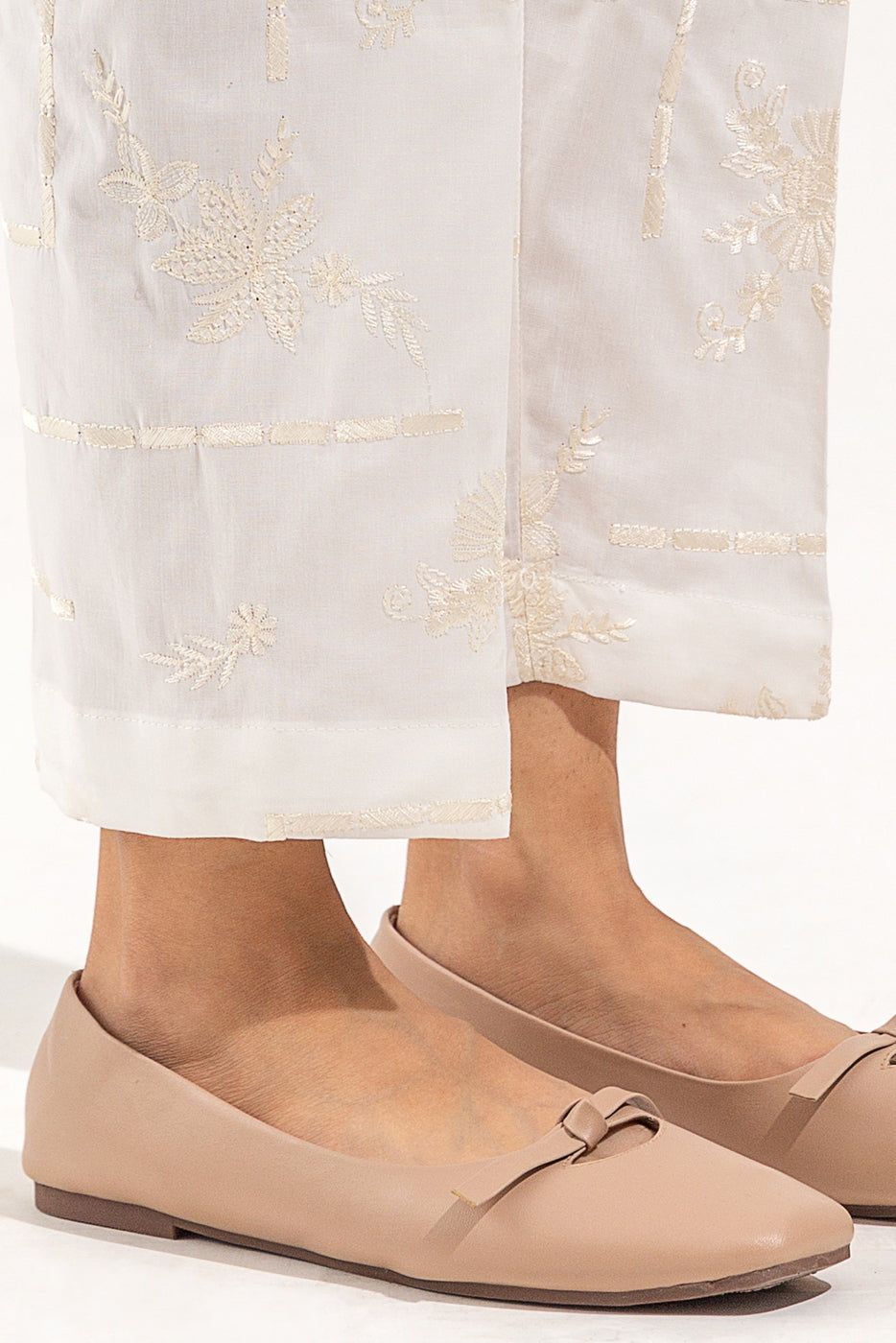 EMBROIDERED STRAIGHT PANTS