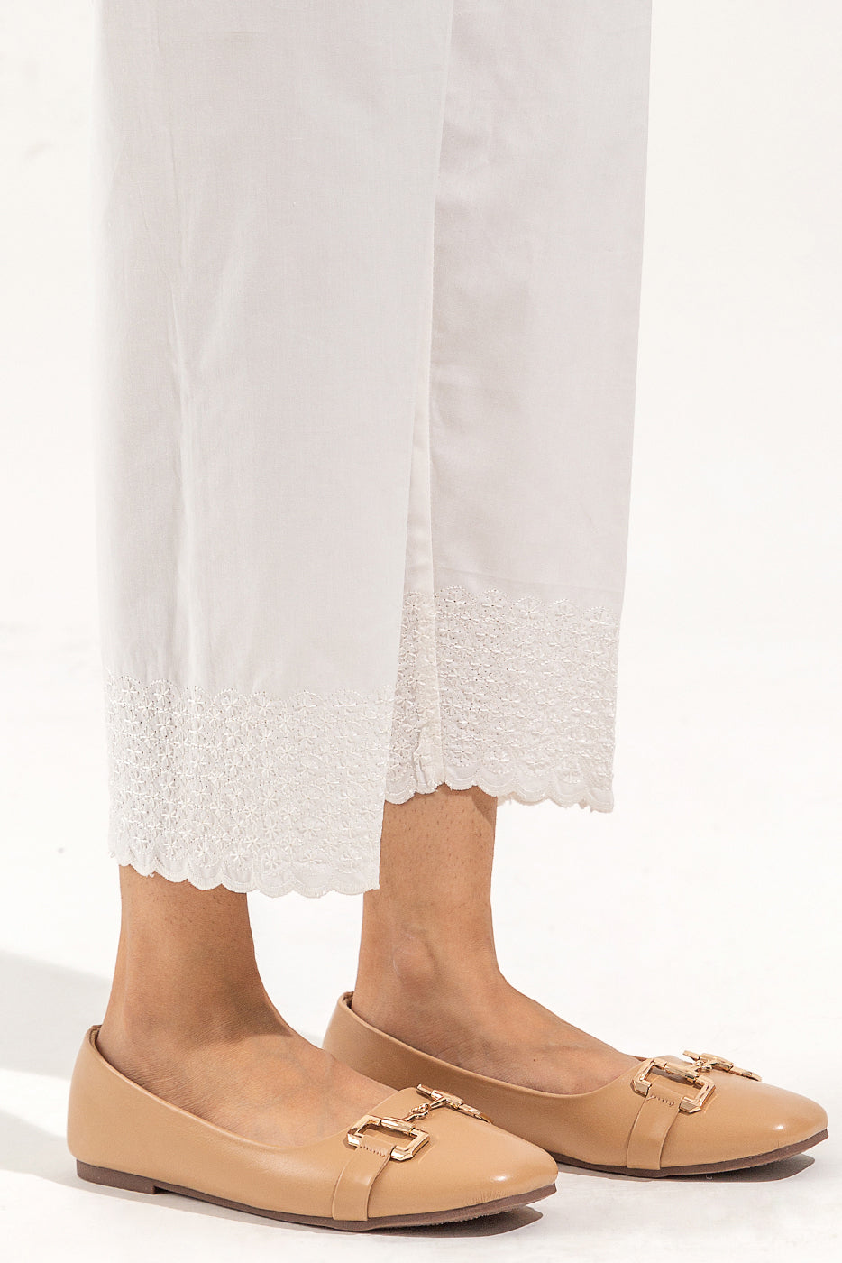 EMBROIDERED STRAIGHT PANTS