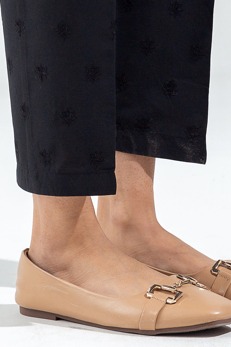 EMBROIDERED STRAIGHT PANTS