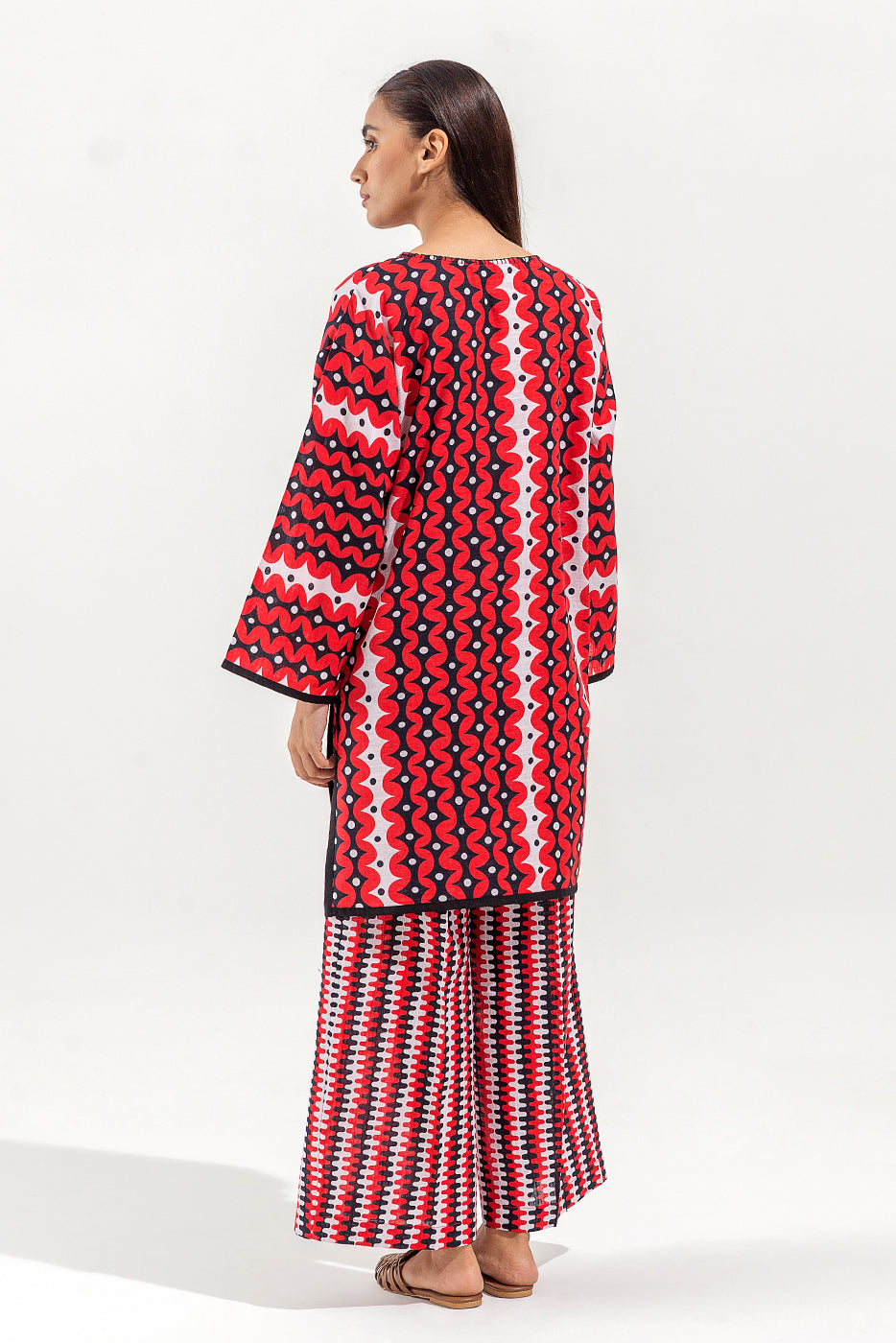 2 PIECE PRINTED KHADDAR SUIT (PRET)