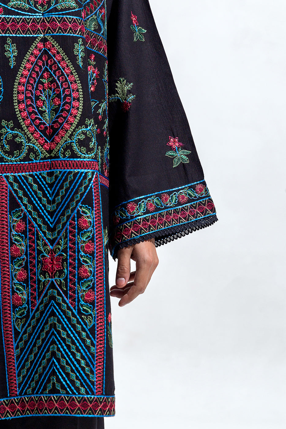EMBROIDERED SLUB KHADDAR SHIRT(PRET)