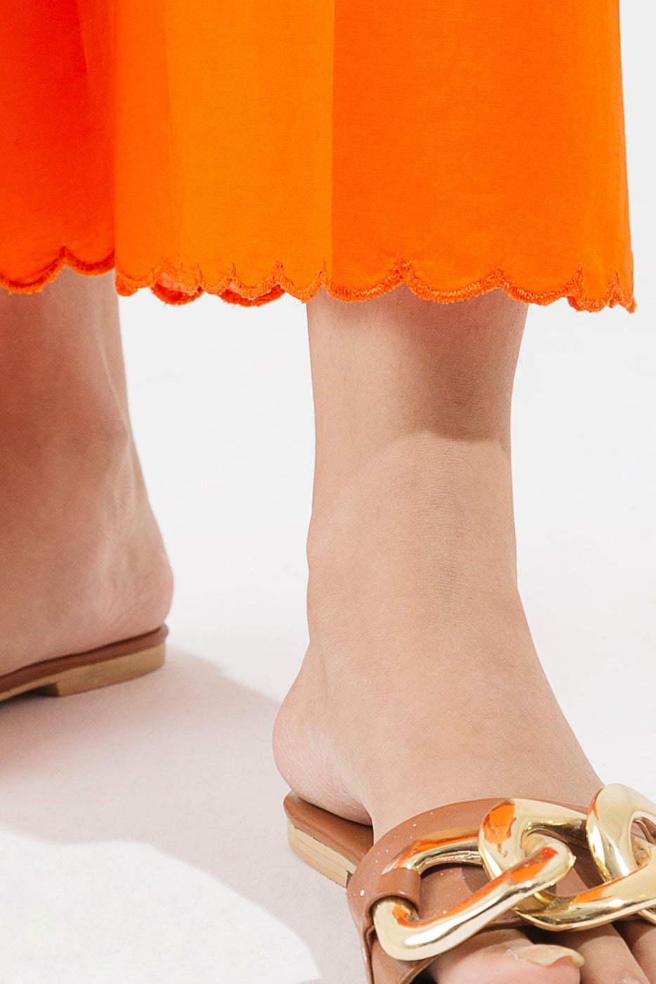 2 PIECE EMBROIDERED LAWN SUIT (PRET)