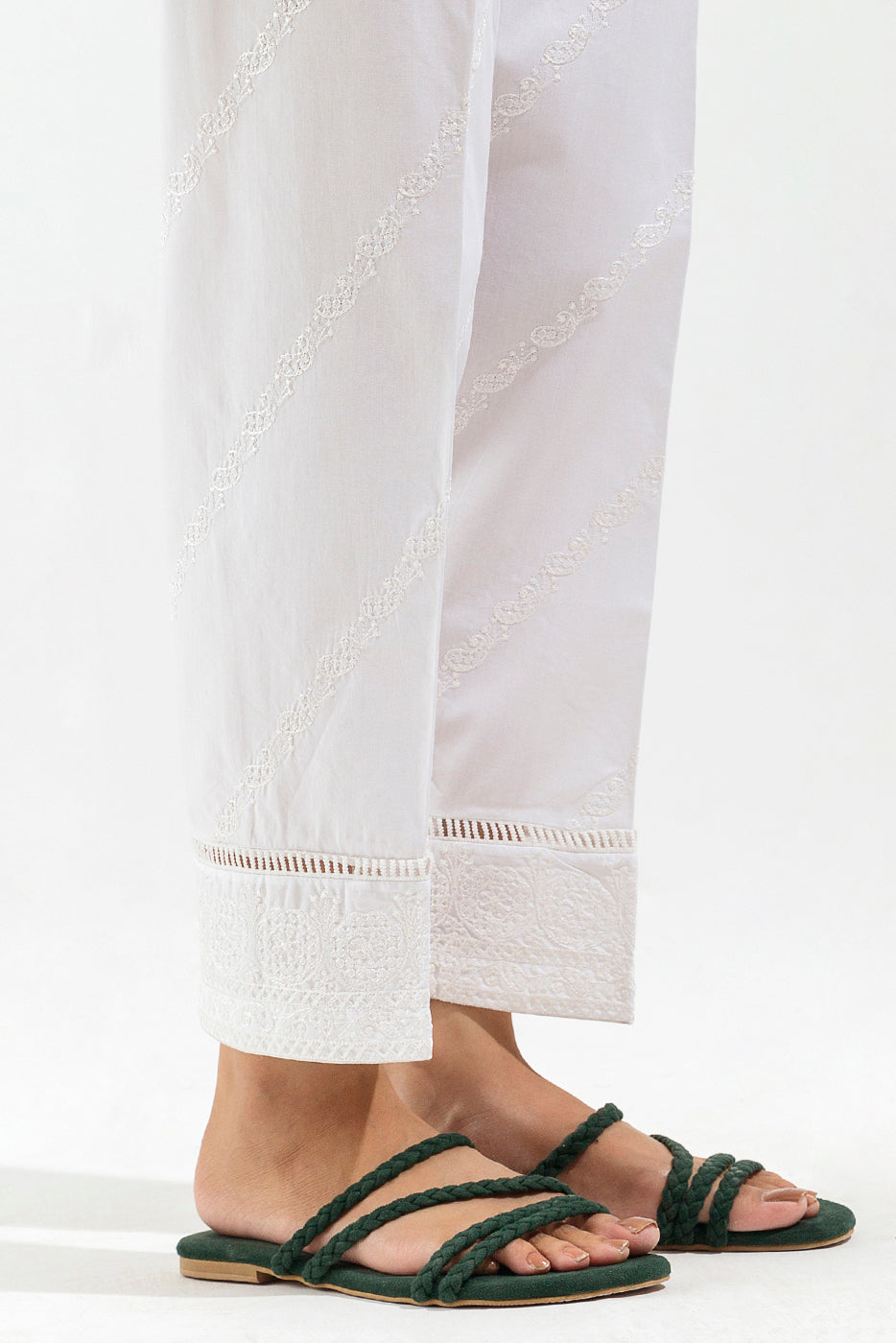 EMBROIDERED STRAIGHT PANTS