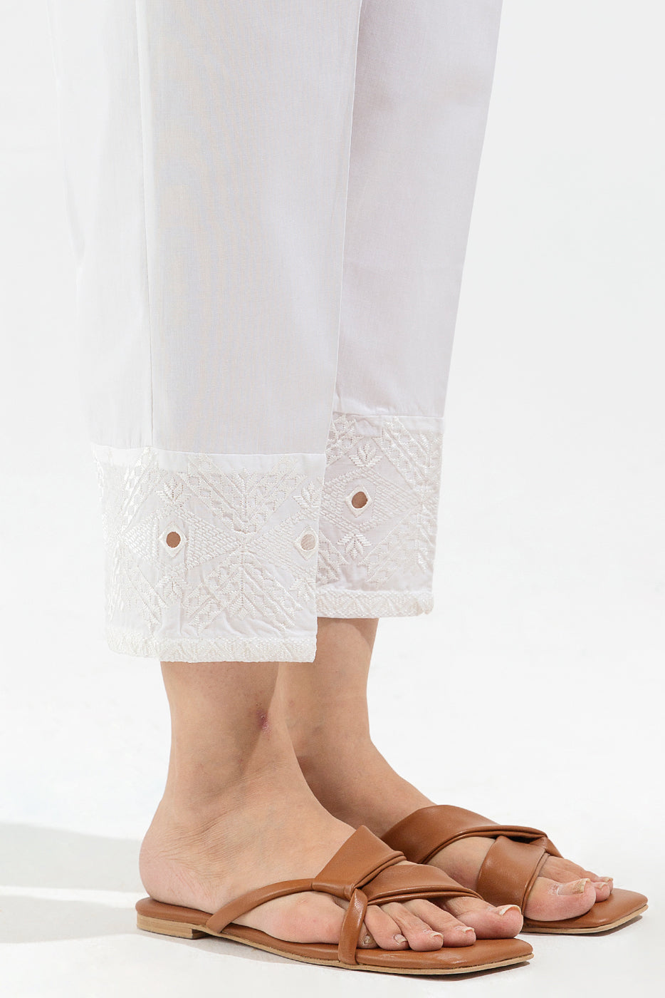 EMBROIDERED STRAIGHT PANTS