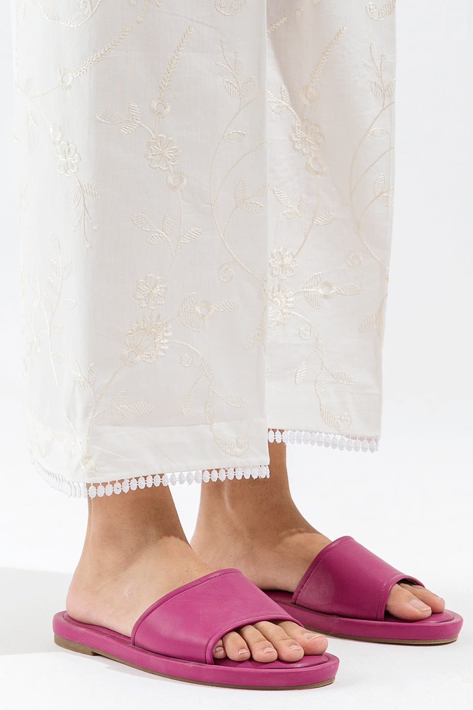 EMBROIDERED SLACK PANTS