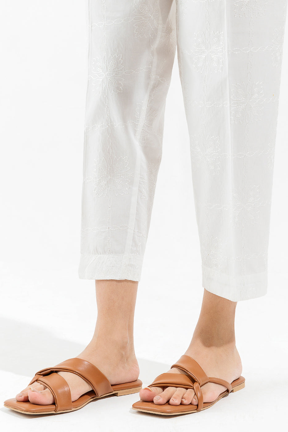 EMBROIDERED STRAIGHT PANTS