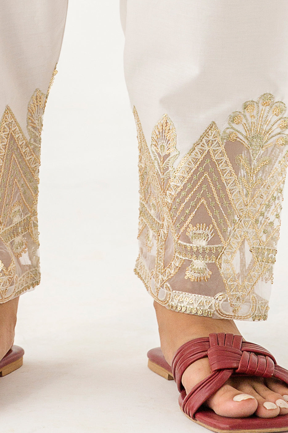 Timeless pleated trousers for cultural elegance