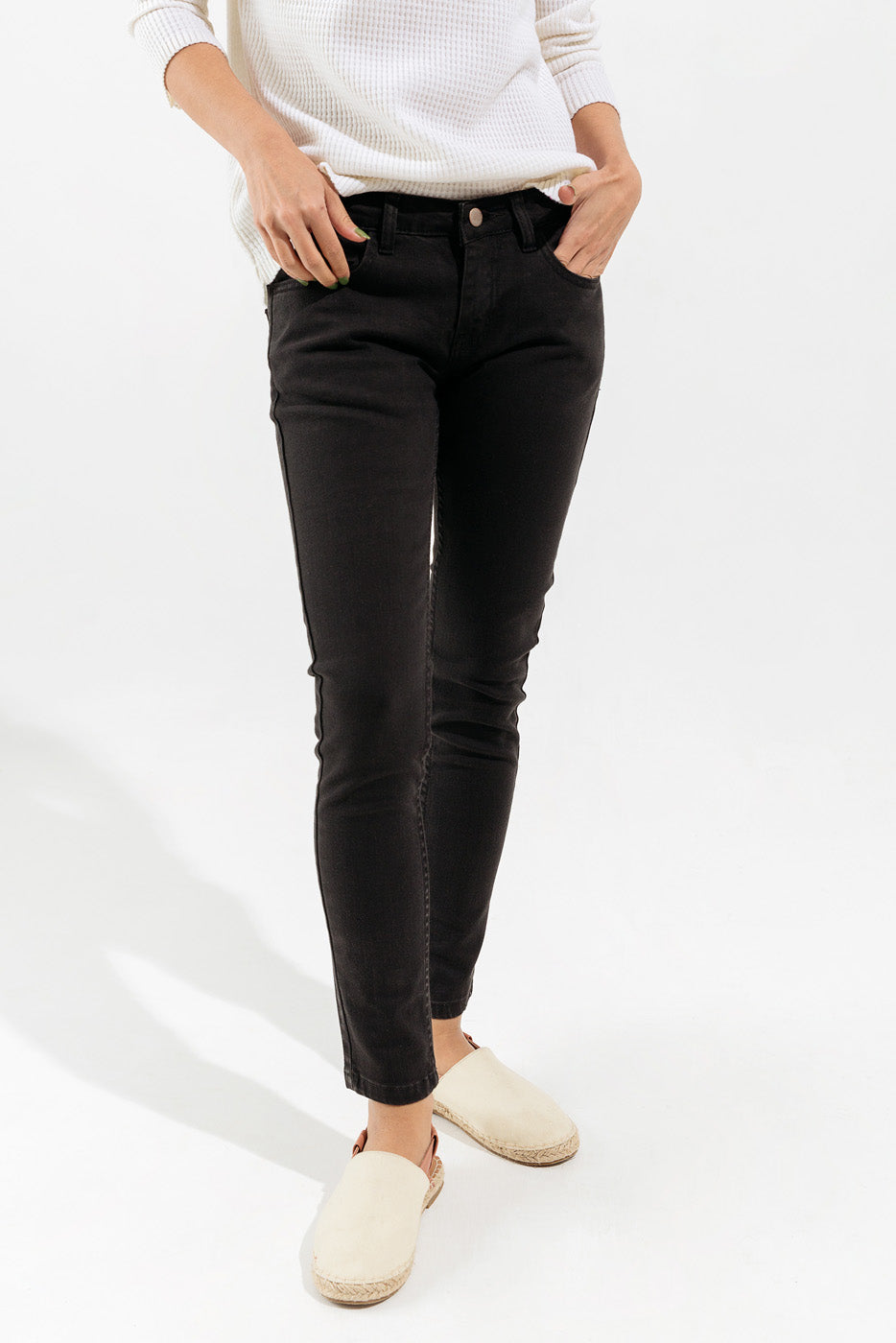 BLACK CROPPED SKINNY JEANS